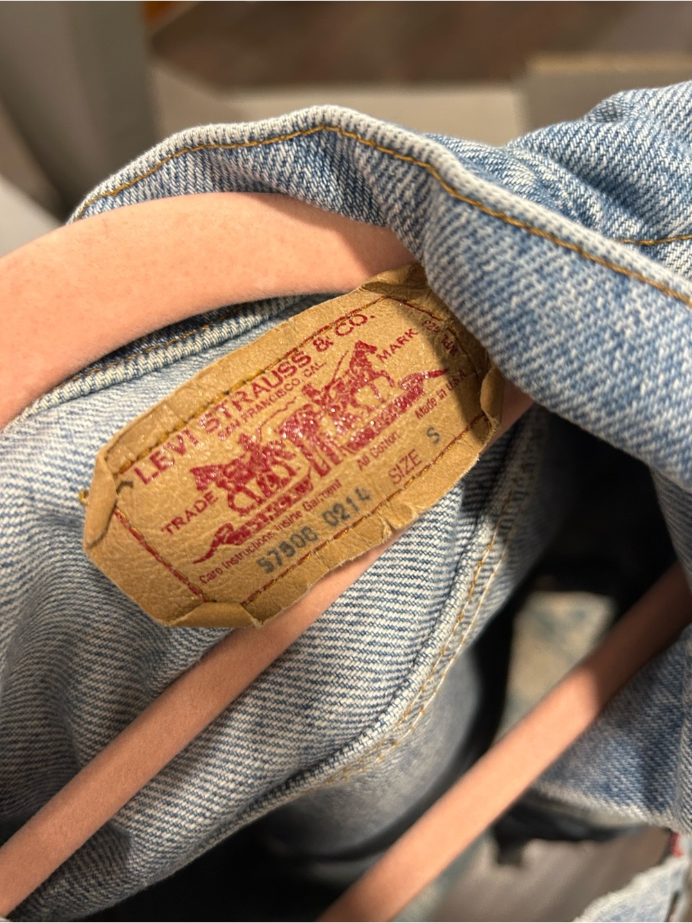 Levi's Light cropped Jean Jacket - Picture 3 of 3